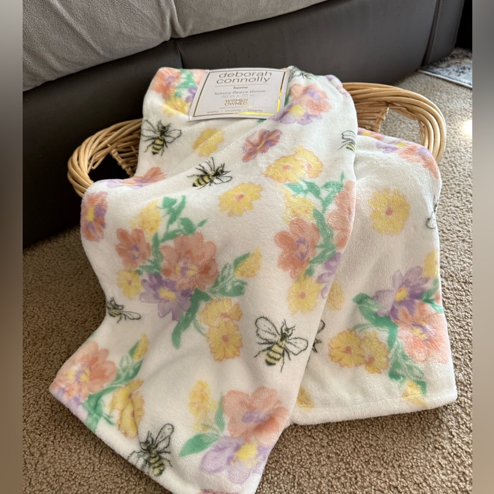 Floral Bee Throw Blanket - White and Multicolor